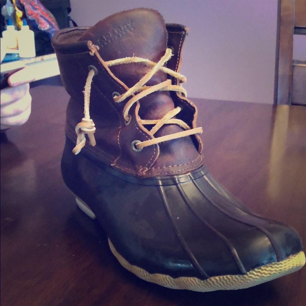 Speedy duck boots
